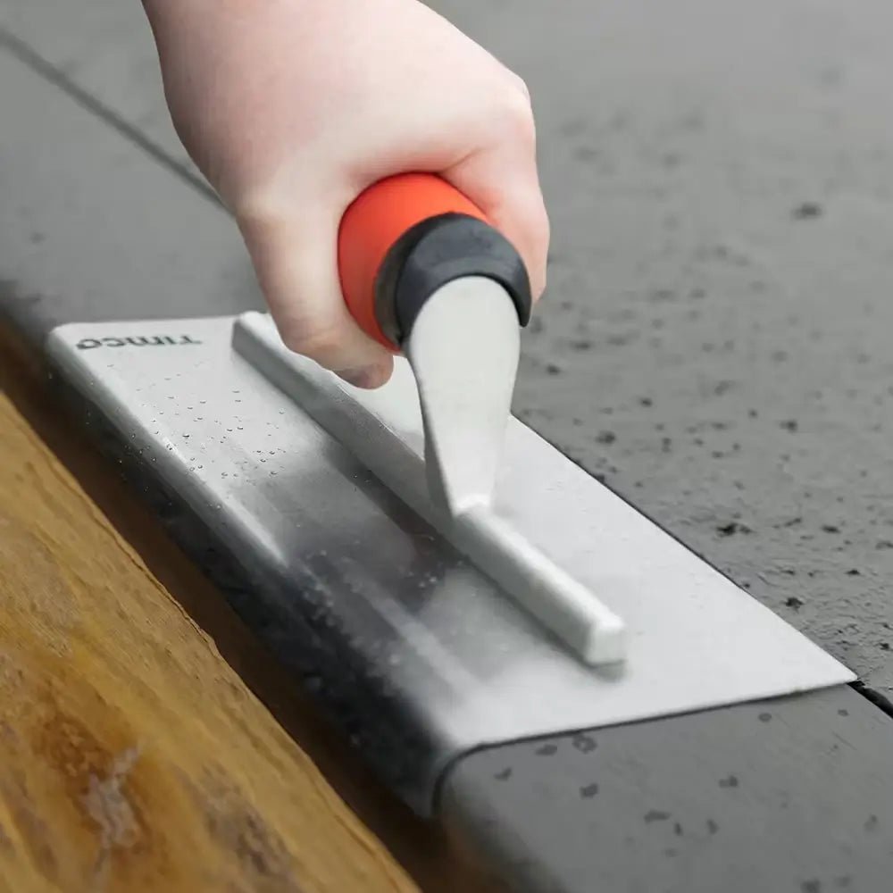Radius Edging Trowel 4 x 10" - Artificial Grass Direct